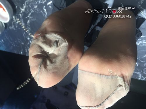 原味丝袜|袜类,臭短丝袜,致命臭(此活动MM随机,不能指定)——2018年1月下旬顾客订购致命臭活动MM(烤肉09妹妹-咖啡丝)现收足底实拍,不可选