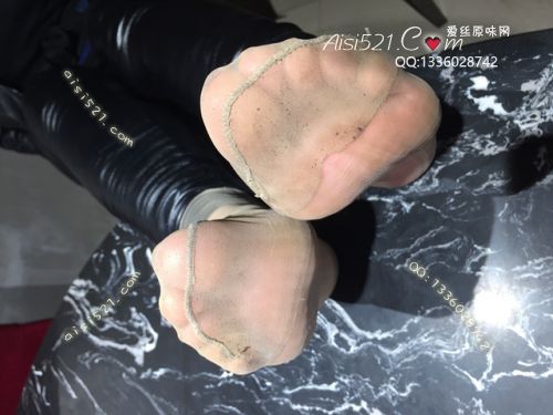 原味丝袜|袜类,臭短丝袜,致命臭(此活动MM随机,不能指定)——2018年4月初、中旬顾客订购致命臭活动MM(烤肉09妹妹-7天不洗的肉丝)现收足底实拍