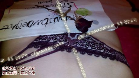 我是洛丽塔内内，带一点浪漫和一点颓废，我就要霸占主人的心，性感的三角，看着都会流出甜蜜的爱液，喜欢我就带我走吧。原味内裤|裤类情趣内内