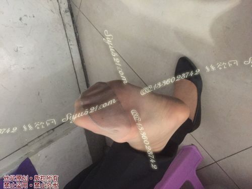 原味丝袜|袜类,臭短丝袜,爱丽丝(本土的BYD)——2016年10月初旬顾客订购奢店02妹妹工作丝袜(特选-奢店02妹妹-高跟肉丝汗透丝袜),此活动免费拍摄打包图