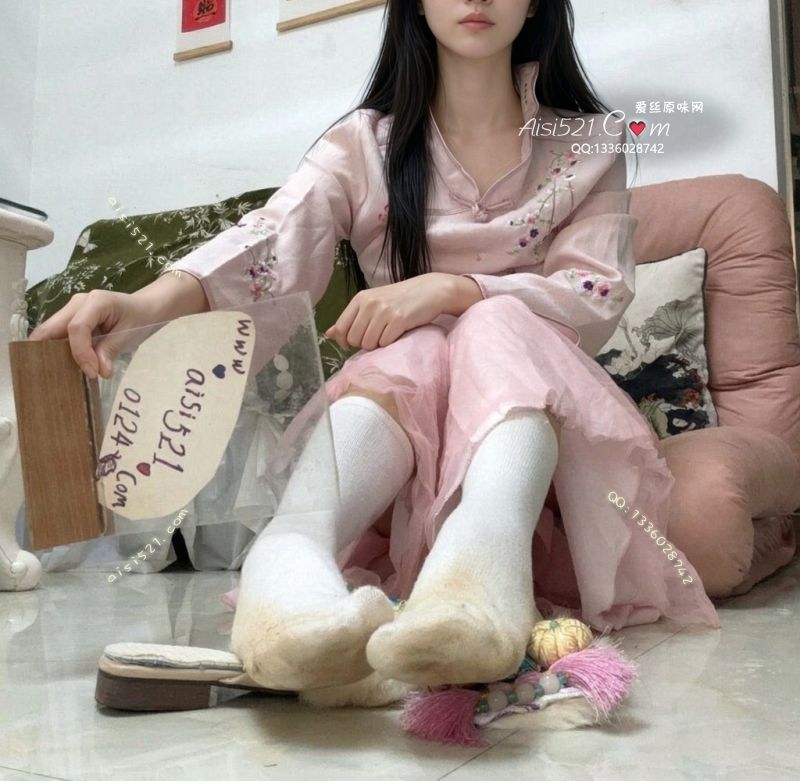 酸爽生化武器，S脚汗发酵，足渍腌入味，脚尖泛黄袜底潮气，闻着上头，马起软糯！原味丝袜|袜类臭棉袜