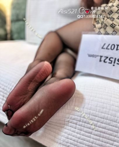 酸臭味‘’好久没出丝袜了、超薄黑丝贴身尤物，整个浸透了…闻到立即飞起！原味丝袜|袜类臭连裤袜