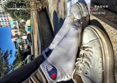 致命臭‘冠军白棉袜’狠明显的穿了很久的痕迹，太味了…自己都晕倒掉原味丝袜|袜类臭棉袜