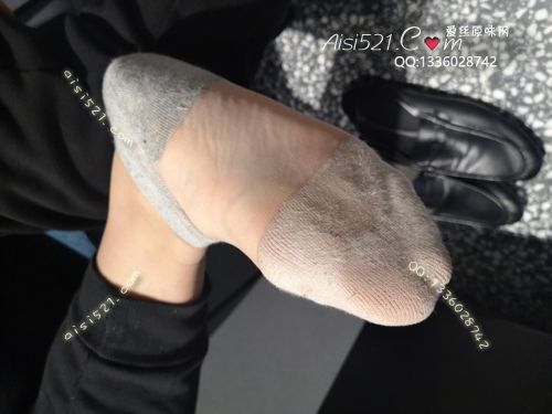原味丝袜|袜类,臭短丝袜,致命臭(此活动MM随机,不能指定)——2019年末顾客订购(导购卡通丝)现收足底实拍