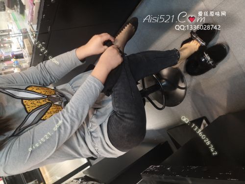 原味丝袜|袜类,臭短丝袜,爱丽丝(此活动可指定MM,但袜类随机)——2020年4月份顾客订购(导购卡通丝),现收足底实拍,此活动免费拍摄打包图
