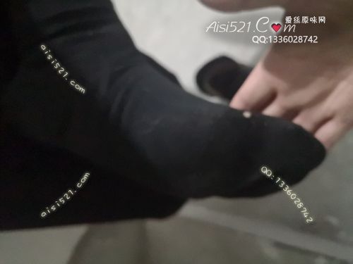 原味丝袜|袜类,臭棉袜,爱丽丝(此活动可指定MM,但袜类随机)——2020年4月份顾客订购(珠宝02棉袜),现收足底实拍,此活动免费拍摄打包图