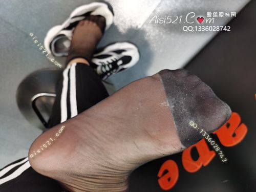 原味丝袜|袜类,臭短丝袜,致命臭(此活动MM随机,不能指定)——2020年8月份顾客订购(导购妹妹黑丝)现收足底实拍