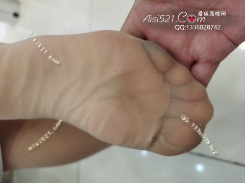 原味丝袜|袜类,臭连裤袜,爱丽丝(此活动可指定MM,但袜类随机)——2020年9月份顾客订购(化妆品肉丝连裤),现收足底实拍,此活动免费拍摄打包图