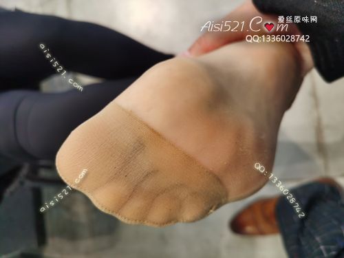 原味丝袜|袜类,臭短丝袜,爱丽丝(此活动可指定MM,但袜类随机)——2020年9月份顾客订购(奢店03肉丝),现收足底实拍,此活动免费拍摄打包图